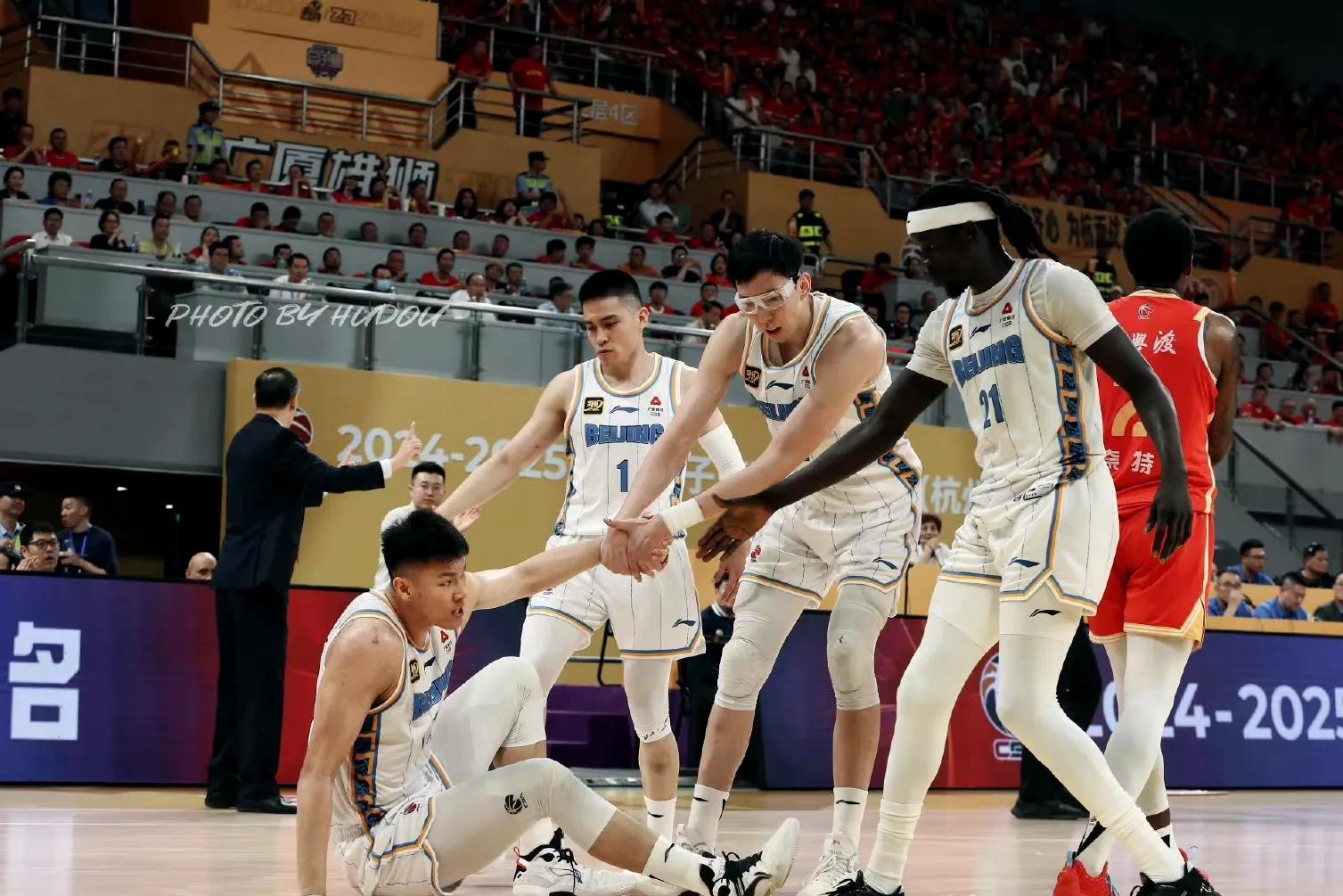 包含赛后广厦男篮备战全明星赛,再遭质疑细节曝光,信心回归,轮换策略成焦点的词条 包含赛后广厦男篮备战全明星赛,再遭质疑细节曝光,信心回归,轮换策略成焦点的词条